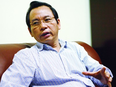Phó Chủ tịch UBND TP Hà Nội, Vũ Hồng Khanh trả lời PV báo Tiền Phong. Ảnh: Hồng Vĩnh