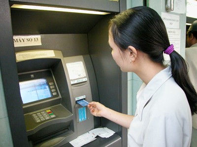 Cất tiền trong thẻ ATM vẫn bị trộm