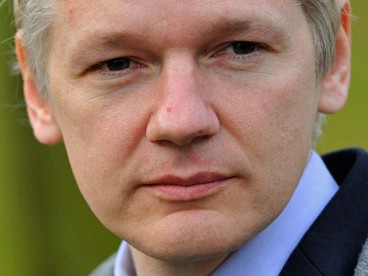 Chủ bút WikiLeaks nhận giải báo chí