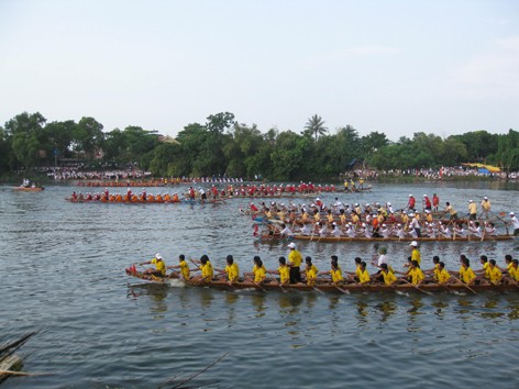 Lễ hội đua thuyền nhân Tết Độc lập