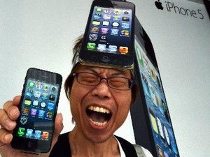 Kẻ gian trộm 191 máy iPhone 5 trước giờ bán chính thức