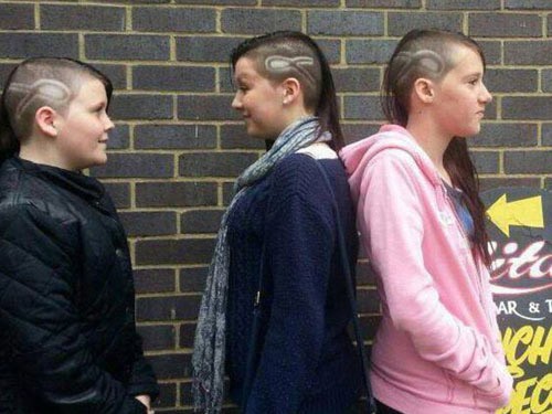 Những nữ sinh bị đuổi học vì mái tóc 'khác người'