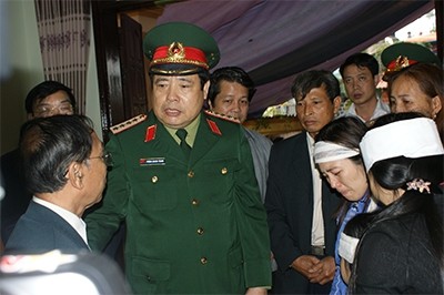 Đại tướng Phùng Quang Thanh đến hiện trường vụ nổ pháo hoa