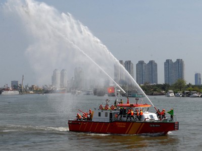Tiếp nhận tàu chữa cháy, cứu hộ - cứu nạn hiện đại nhất VN