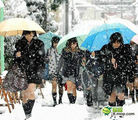 Teen Nhật thời trang hơn…thời tiết