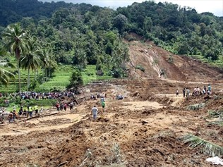 Hai vụ lở đất xảy ra ở Indonesia khiến 16 người thiệt mạng