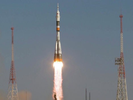 Tàu vũ trụ có người lái Nga đưa cá bay vào không gian