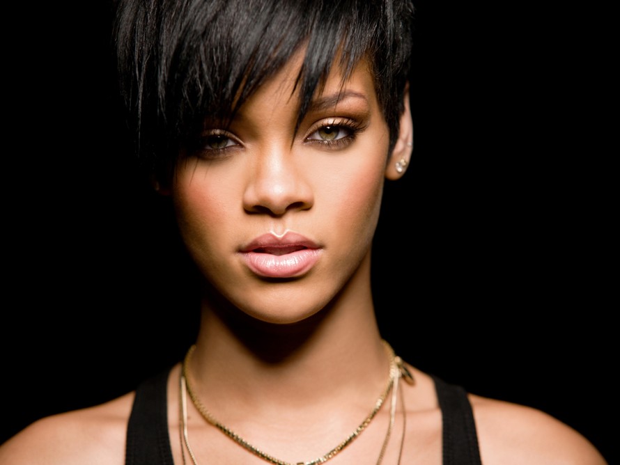 Rihanna được bầu chọn là Người phụ nữ của năm