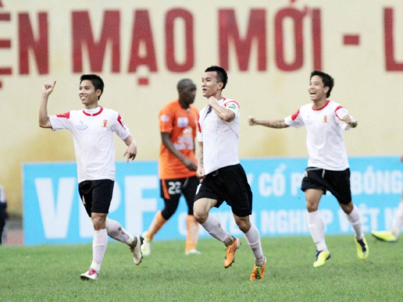Các cầu thủ V.Ninh Bình đã buộc Sài Gòn FC nếm mùi thất bại đầu tiên ở mùa giải năm nay Ảnh: VSI