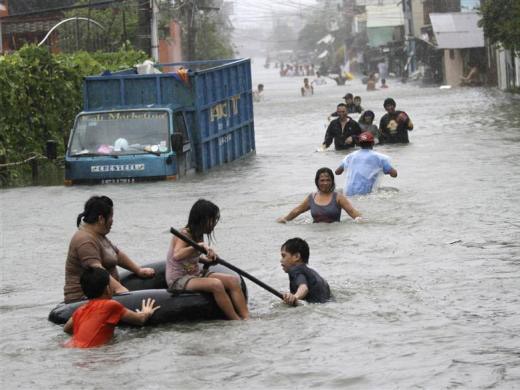 Philippines gồng mình đón bão mới