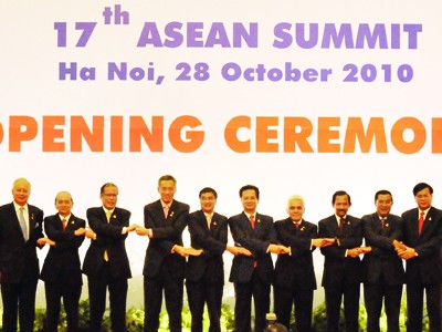 Hội nghị cấp cao ASEAN lần thứ 17 được tổ chức thành công tại Việt Nam