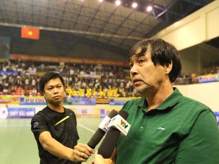 Khúc mắc nhân sự đội tuyển bóng chuyền, HLV Bùi Quang Ngọc lên tiếng
