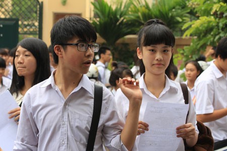 Sáng nay, hơn 70.000 học sinh Hà Nội thi vào lớp 10