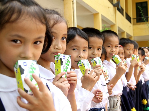 Hơn 51.000 học sinh Hà Nội được uống sữa miễn phí