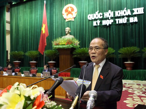 Chủ tịch Quốc hội Nguyễn Sinh Hùng phát biểu bế mạc kỳ họp Ảnh: Hồng Vĩnh