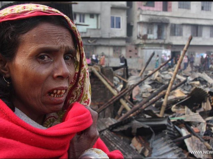 Thảm cảnh khu ổ chuột ở Bangladesh sau vụ hỏa hoạn