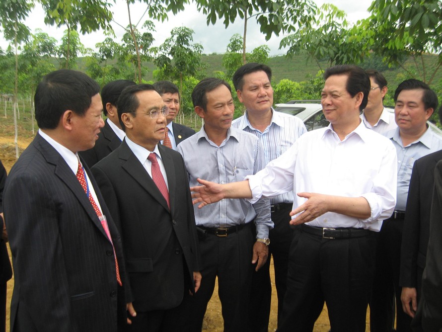 Thủ tướng thăm Dự án phát triển cao su và Sữa TH