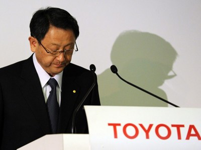 Chủ tịch Toyota xin lỗi cổ đông về sự cố triệu hồi xe