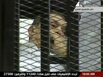 Hoãn phiên tòa xử cựu Tổng thống Ai Cập