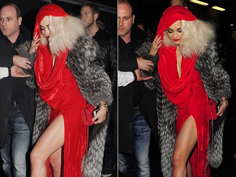 Rita Ora lộ nội y vì mải vén váy khoe chân thon
