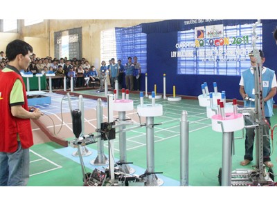 Các đội tham gia thi robocon Đà Nẵng Ảnh: Nguyễn Huy