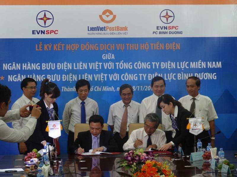 Lienvietpostbank và EVN SPC ký kết hợp đồng thu hộ tiền điện