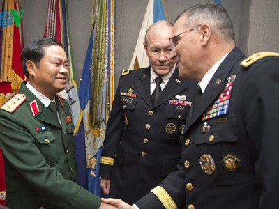 Đưa quan hệ quốc phòng Việt Nam - Hoa Kỳ lên bước mới