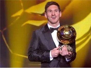 Lần thứ 4 giành bóng vàng, Messi đi vào lịch sử túc cầu