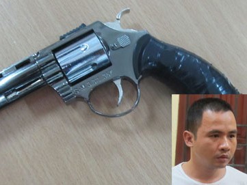 Giả cảnh sát hình sự, dùng súng rởm cướp của gái bán dâm