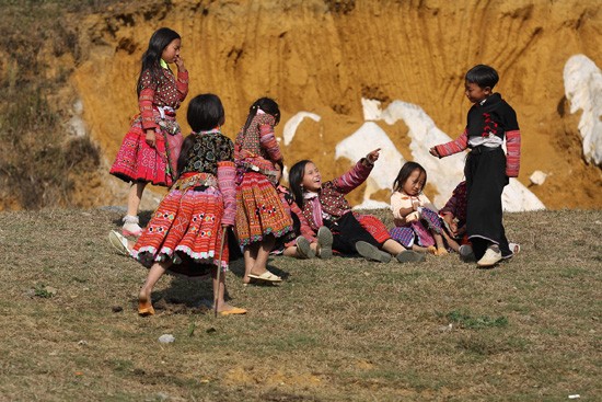 Vẻ đẹp hồn nhiên của trẻ em Mông