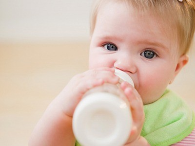 Vitamin D khiến bé lười uống sữa?