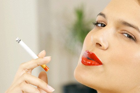 Phụ nữ hút thuốc dễ bị ung thư bàng quang