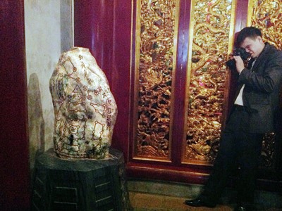Sớm làm sáng tỏ 'hòn đá lạ' ở Đền Hùng