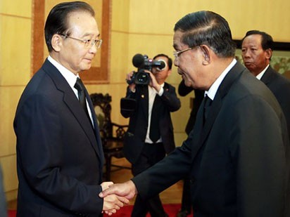 Trung Quốc đã 'rót' bao nhiêu tiền vào Campuchia?