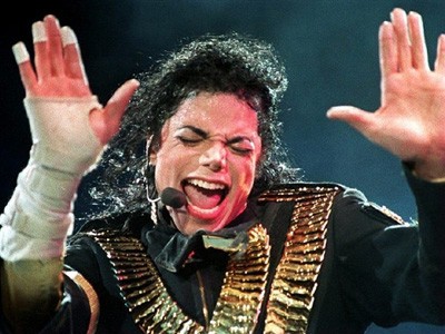 Lại lùi phiên xử bác sỹ Michael Jackson