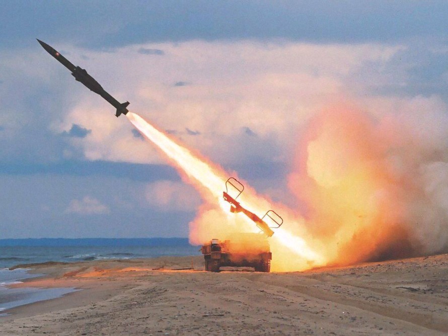 Triều Tiên phóng tên lửa về biển Nhật Bản