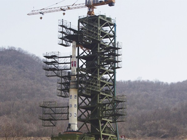 Tên lửa Triều Tiên 'vỡ từng mảnh rồi rơi xuống biển'?