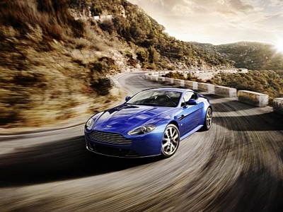 Aston Martin trình làng V8 Vantage S