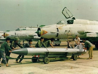 Không quân Việt Nam bảo vệ Trường Sa từ khi nào?