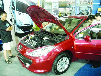 Nhiều loại ô tô tăng giá hàng chục triệu đồng/chiếc do tỷ giá tăng Ảnh: Hồng Vĩnh
