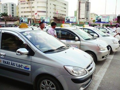 Hà Nội tăng thêm 8.000 taxi: Giao thông sẽ rối loạn?