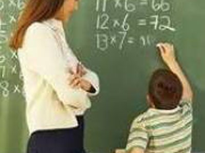 Giáo viên Anh dạy toán tệ nhất