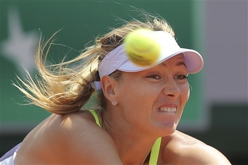 'Búp bê' Maria Sharapova vào chung kết Roland Garros