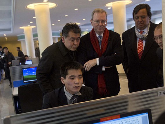 Ông chủ Google ‘thị sát’ Internet ở CHDCND Triều Tiên