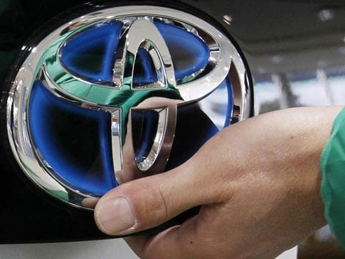 Lợi nhuận của Toyota hụt mạnh không ngờ