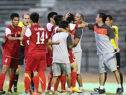 U19 Việt Nam tạm chiếm ngôi đầu bảng