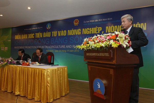 Quang cảnh Diễn đàn Xúc tiến đầu tư vào nông nghiệp, nông thôn khu vực Đồng bằng sông Hồng 2012