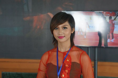 Nét duyên thầm thiếu nữ Myanmar