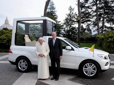 Ngắm ‘xế sang’ của Đức giáo hoàng