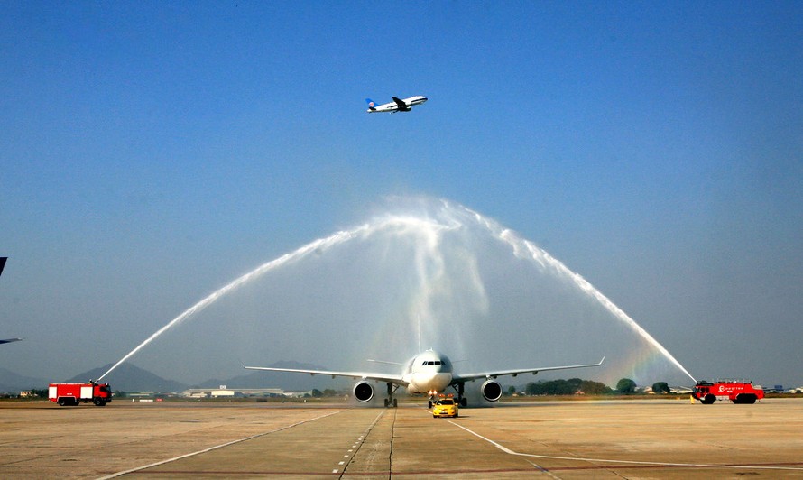 Lần đầu tiên, hàng không 5 sao bay từ Qatar tới Hà Nội